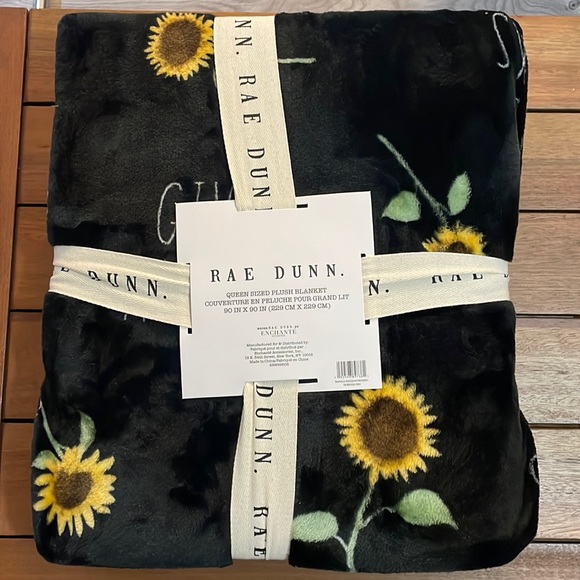 Rae Dunn Bedding Rae Dunn Queen Give Thanks Sunflower Plush Blanket